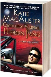 Обложка книги - Крадущийся вампир, затаившийся клык - Кейти МакАлистер