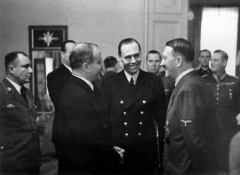 Книга - Берлинские переговоры Молотова с Гитлером. Александр Сергеевич Гогун - прочитать в Литвек