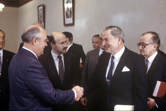 «С Горбачевым Рокфеллеры говорили уже не как с Брежневым. Не как с равным». Иллюстрация № 2